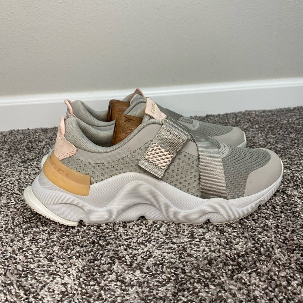 Sorel Kinetic RNEGD Strap Sneaker Gray Pink Women’s‎ 8.5